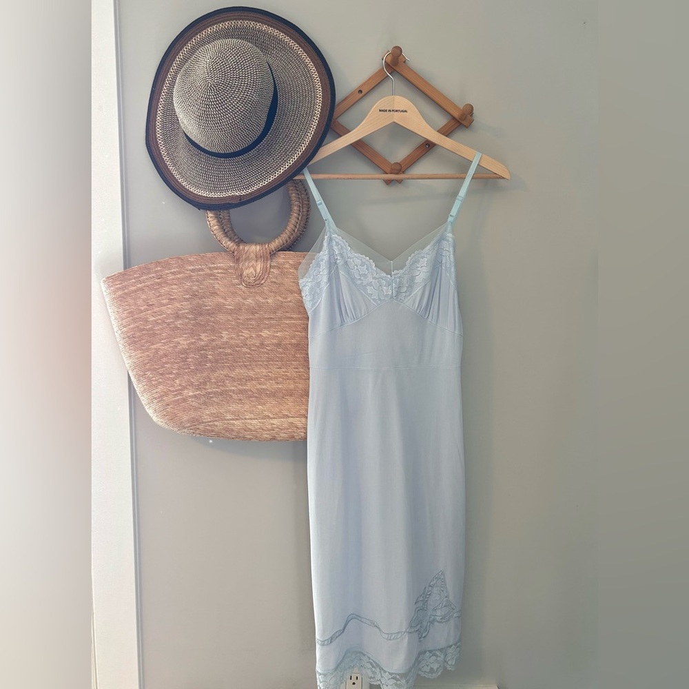 Vintage baby Blue Slip Dress/Nightgown – Lace Trim Butterfly Detail NWT Size 32